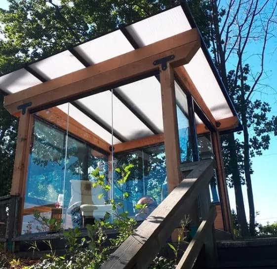 Hybrid glass and timber structure