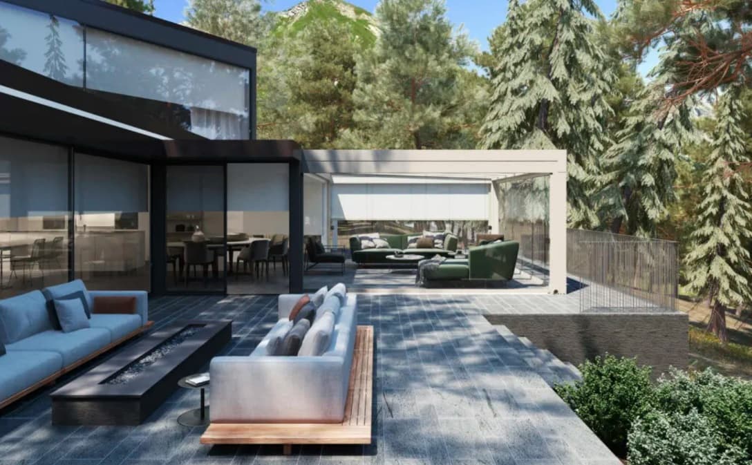 Adjustable louvered roof over a sun deck