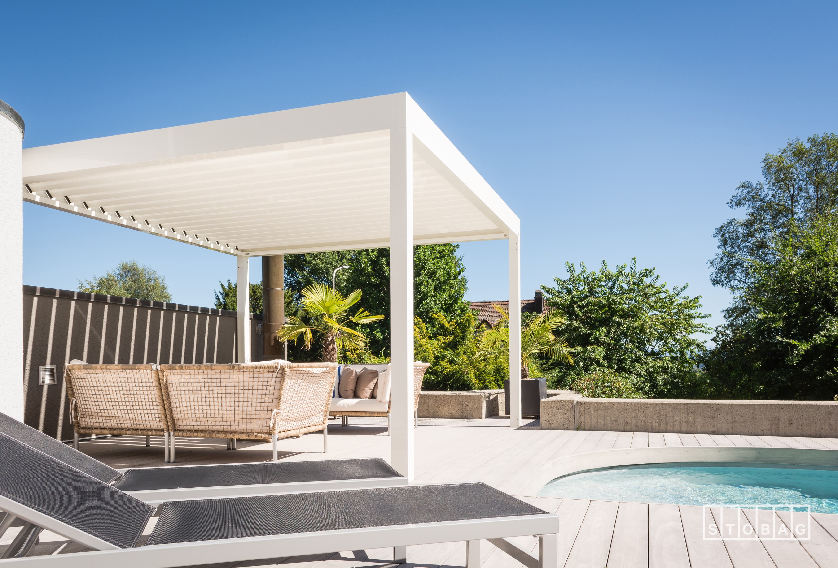 Poolside Bioclimatic comfort