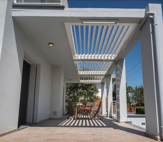 Louver Pivot Precision